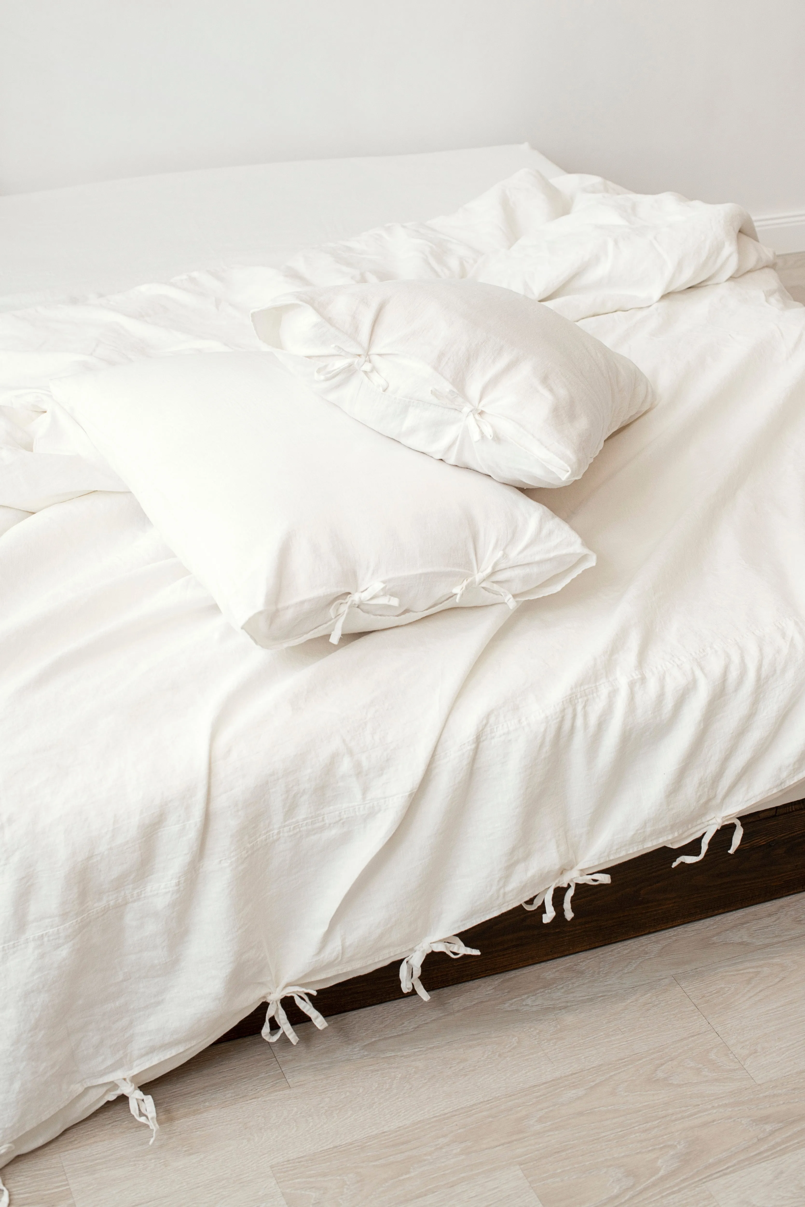 White linen bedding: Fitted sheet, Flat sheet, Pillowcase or Set